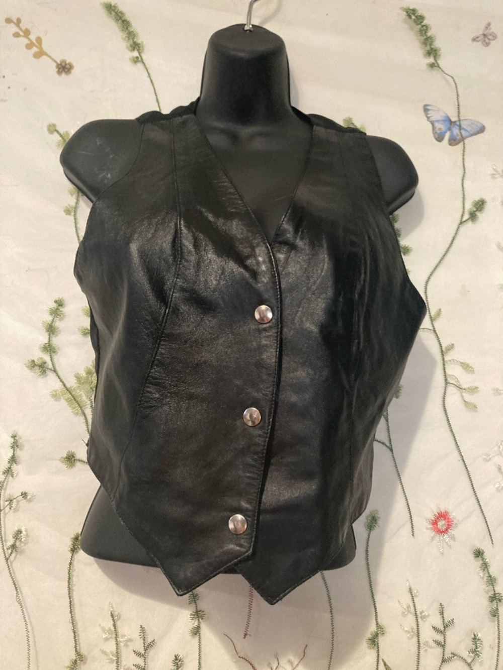 Wilsons Leather Black Leather Sleeveless Snap-Front Vest